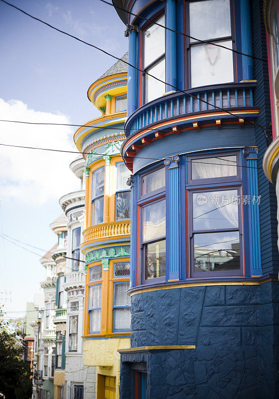 旧金山的Haight Ashbury彩色房屋